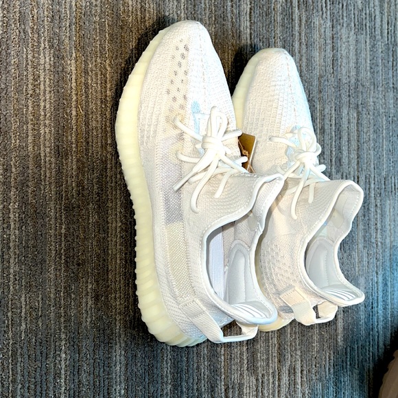 Adidas Yeezy 350 V2 Bone. Size US 11.5. - Picture 3 of 6